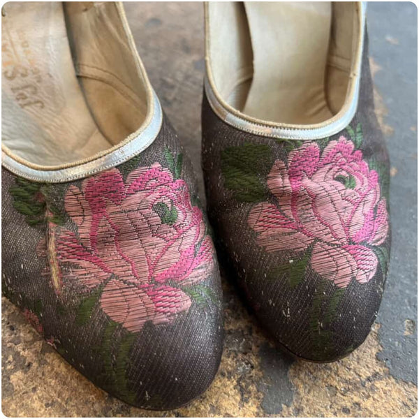 Antique 1920s Art Deco Floral Brocade Silver Lamé & Leather Mary Jane Heels – 6