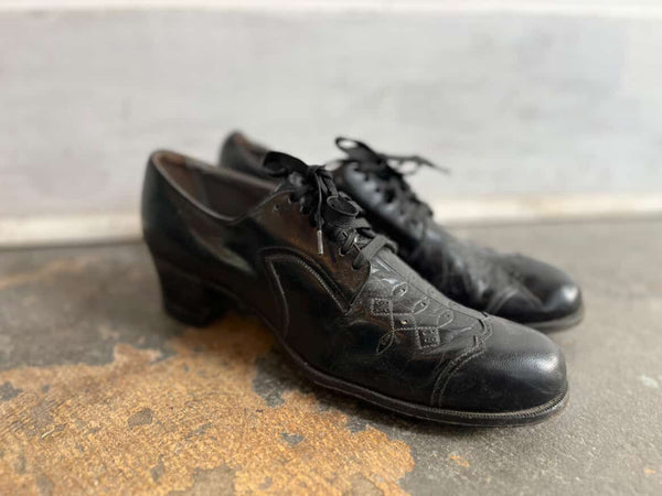 Vintage 1930s Black Leather Heeled Oxfords - Narrow Fit - Jahns Shoe Store - 8.5