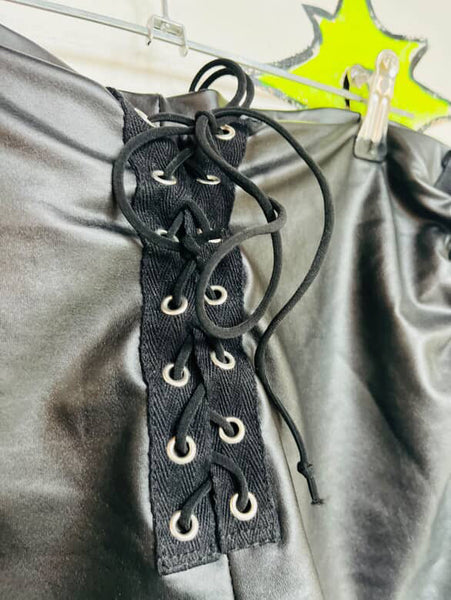 Vintage Y2K Black Lace-Up Stretch Hot Pants Vegan Leather Goth Shorts – NWT - S