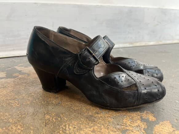 1940s Black Leather Peep Toe Mary Jane Heels - Enna Jettick - Size 8