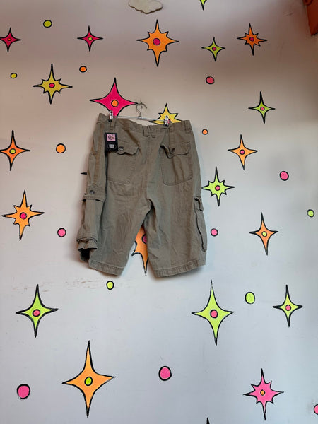 Y2K Khaki Cargo Shorts | Utility Gorpcore Academia Skater Grunge Workwear M 34