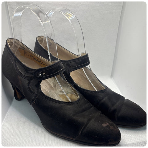 Antique 1920s Black Silk Mary Jane Pumps – Art Deco Heels – Size 8/8.5