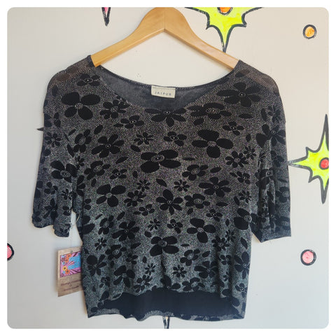 Vintage 90s | Black Slinky Stretchy Flower Power Daisy Print Crop Top | Size M