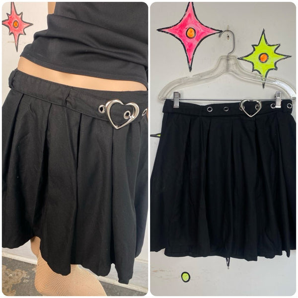 Hot Topic Goth Pleated Mini Skirt Black Schoolgirl Heart Belt Mall Goth L