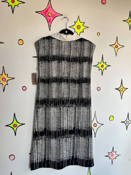 Vintage 60s-70s Black & White Art Print Dress | White Collar | Lounge Wear | 10