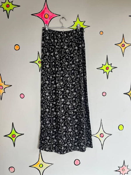 Vintage 90s Black Floral Fairy Grunge Maxi Skirt – Whimsy Goth Boho Vibes – Sz 4