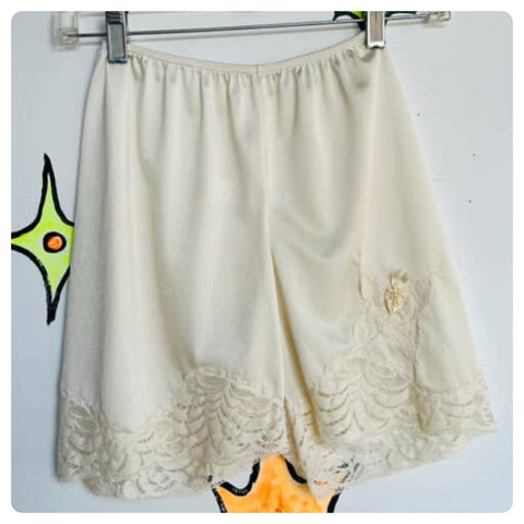 Vintage Cream Lace Fairy Babydoll Bloomers Pettipants Boudoir Panties Shorts - S