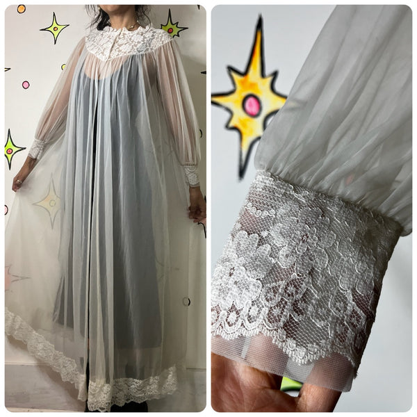 Vintage White Lace Sheer Robe – Victorian Romantic - Puff Sleeve - Pegnoir - S