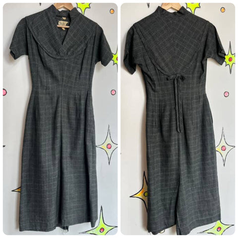 Vintage 1940s-50s Plaid Tartan Fitted Schoolgirl Dress with Sailor Collar - XS