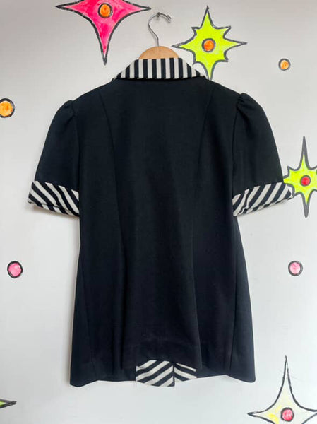 Vintage 60s 70s Black & White Groovy Striped MOD Top - Dagger Collar - Small