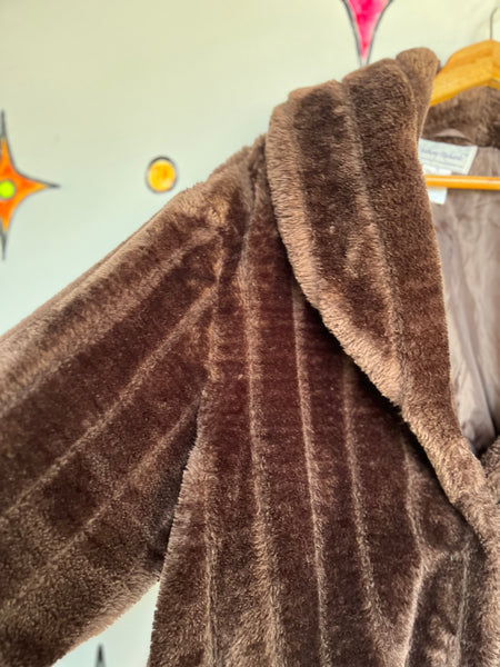 Vintage 70s 80s Y2K Brown Faux Fur Vegan Glam Mob Wife Pinup Boho Grunge Coat X+
