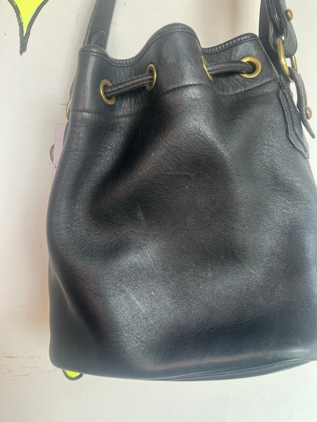 Dooney & Bourke Leather Bucket Bag 90s Minimalist Quiet Luxury Crossbody Purse