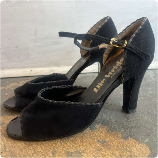 Vintage 1950s–60s Black Suede Peep Toe Strap Heels – Life Stride – Size 7
