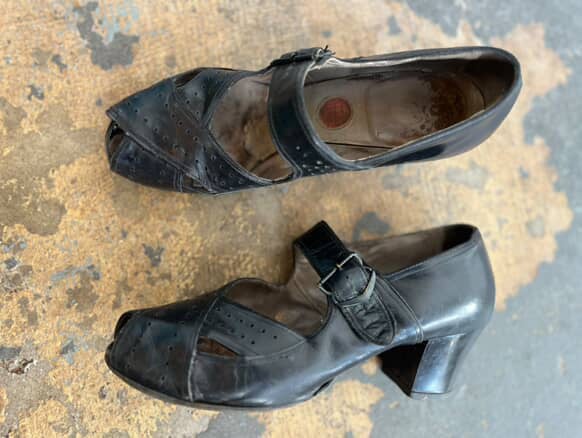 1940s Black Leather Peep Toe Mary Jane Heels - Enna Jettick - Size 8