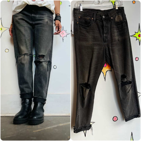 Vintage 90s LEVIS Faded Black Distressed Grunge Jeans Original Riveted | Size 28