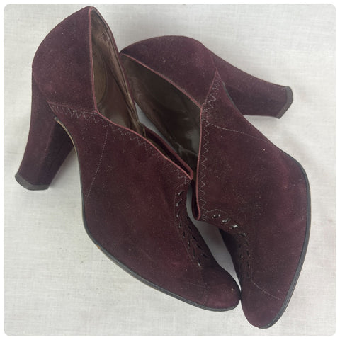 Vintage 1930s 40s Burgundy Suede Pumps w Embroidered Detailing 5.5 or snug 6