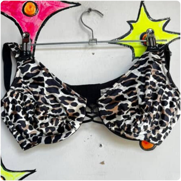 Vintage Vanity Fair Leopard Print Bra – 34C Punk Glam Lingerie – Y2K Animal Print