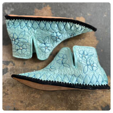 Pastel Blue GEISHA Satin Slippers - 1960s - Made in Japan - Pearls - M 6-7.5