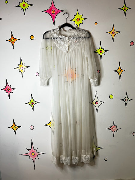Vintage White Lace Sheer Robe – Victorian Romantic - Puff Sleeve - Pegnoir - S