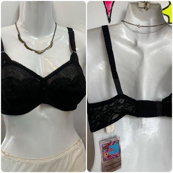 Vintage 1950s Bra | Black Bullet Bra Lace Goth Pin up Lingerie | 36C