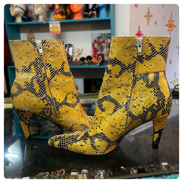 Vintage 90s Y2K | Gianni Bini Yellow Leather Snakeskin Retro Ankle Boots | 6M