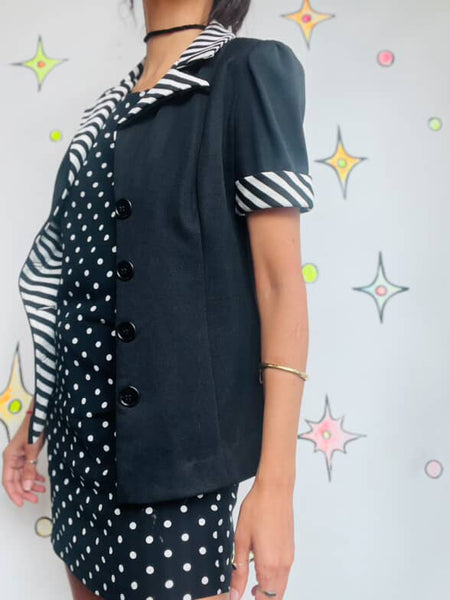 Vintage 60s 70s Black & White Groovy Striped MOD Top - Dagger Collar - Small