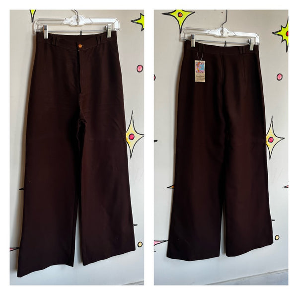 Vintage 1970s | Brown Groovy Disco Wide Leg High Waist Bellbottoms | Size M