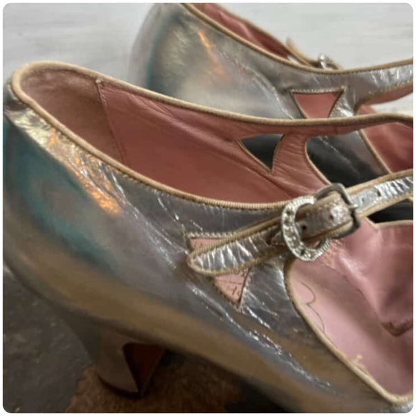 Antique 1920s Silver Gatsby T-Strap Leather Heels - Art Deco - Size 36 US 6.5-7