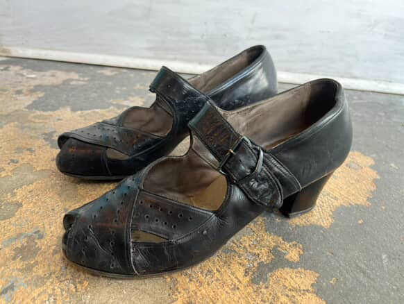 1940s Black Leather Peep Toe Mary Jane Heels - Enna Jettick - Size 8