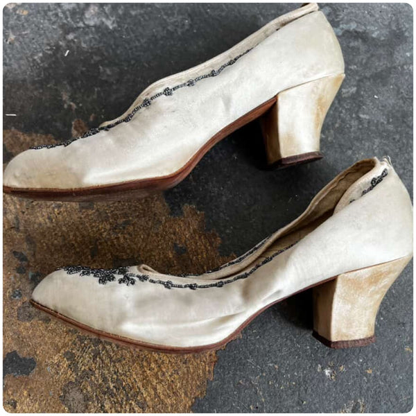 Antique 1900s Victorian Cream Silk Beaded Wedding Shoes - 5.5 - Museum-Worthy