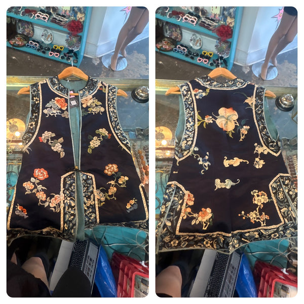 Vintage 1950s Navy Blue Silk Embroidered Vest ' Japanese Tiki Boho Grunge - S