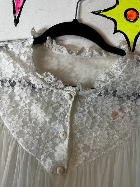Vintage White Lace Sheer Robe – Victorian Romantic - Puff Sleeve - Pegnoir - S