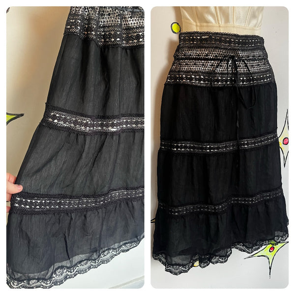 Vintage 90s Y2K | Black Fairy Grunge Whimsy Goth Tiered Ruffle Midi Skirt | L