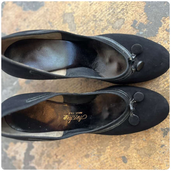 1940s–50s Black Suede Round-Toe Pumps w/ Tassels – Air Step by Magic Sole – 7