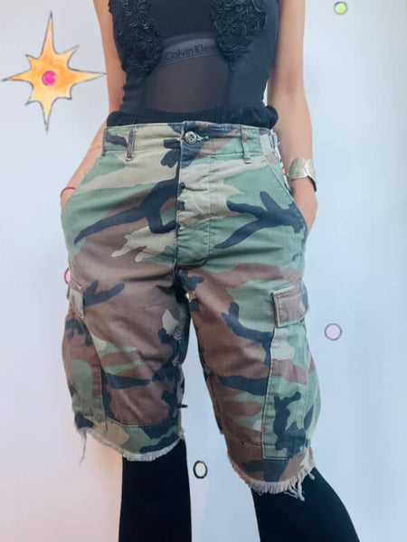 Vintage 90s Y2K Camo Utility Cargo Shorts - Grunge Boho Streetwear - S