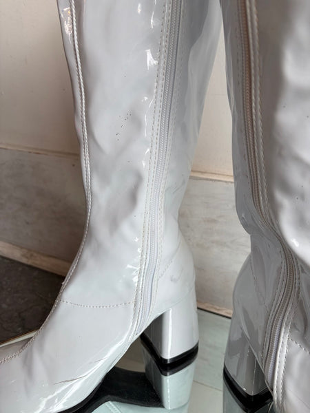 White Patent Leather Knee-High Go-Go Boots Retro 60s Mod Style 6