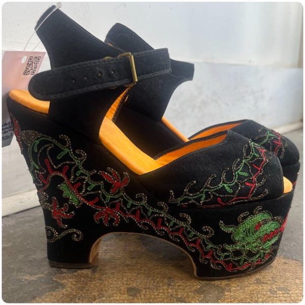Vintage 70s Suede Platform Heels Dragon Embroidery Terry de Havilland Style 6M