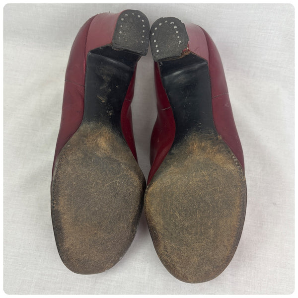 1940s Scarlet Cherry Red Sweetheart Marjanes | Red Leather Heels Pumps Size 8.5