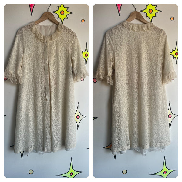 Vintage 50s 60s | Off White Lace Babydoll Boudoir Robe Kimono