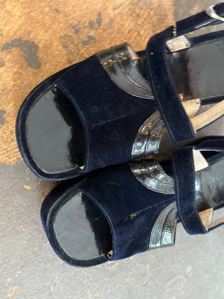 1940s Navy Blue Velvet Peep Toe Wedge Platform Heels - 7.5