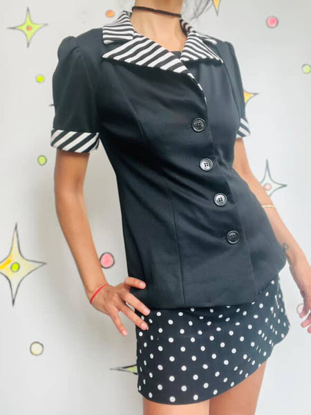 Vintage 60s 70s Black & White Groovy Striped MOD Top - Dagger Collar - Small