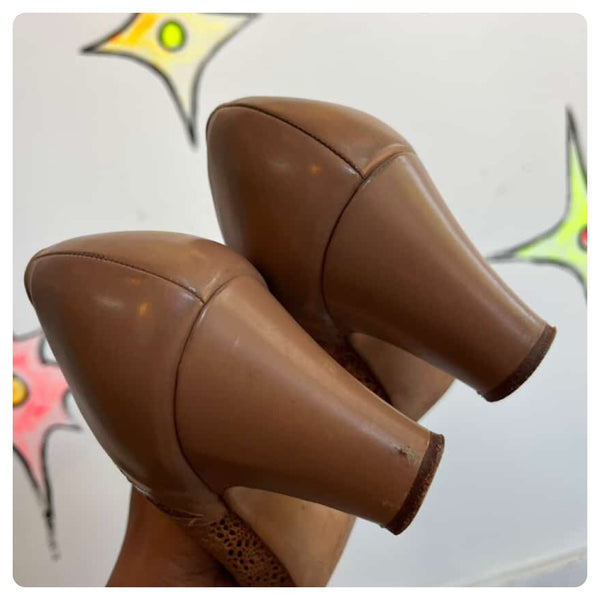 Vintage 1940s Tan Leather Peep Toe Heels - Lace Cut-Outs ' Size 7.5