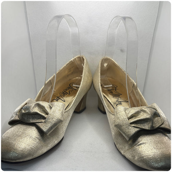 Vintage 60s Gold Metallic Brocade Heels - Square Bow Tips - Low Heel Pumps - 6