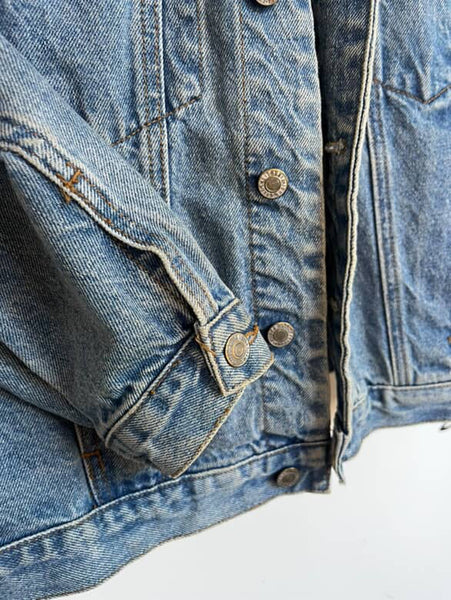 Vintage 90s Light Wash Blue Denim Jacket – Grunge Boho Soft Worn-In Style – M