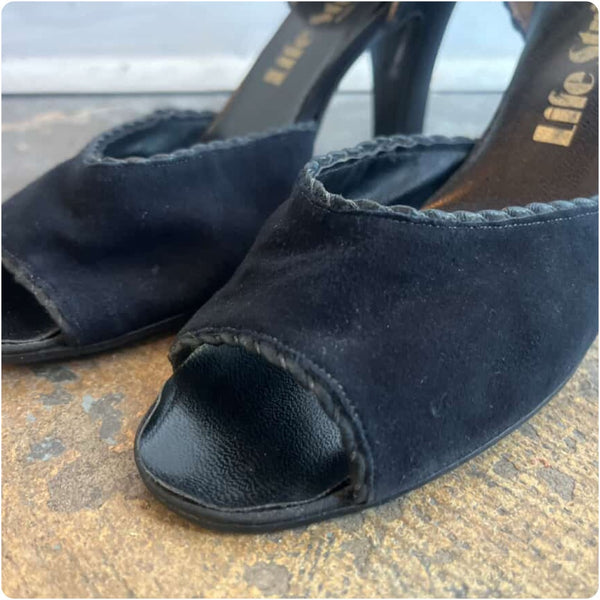 Vintage 1950s–60s Black Suede Peep Toe Strap Heels – Life Stride – Size 7