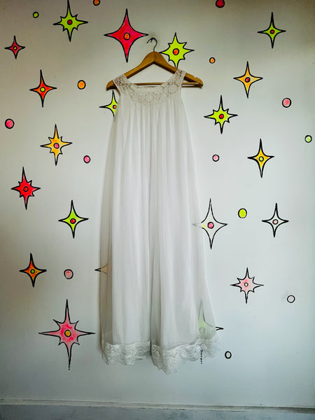 Vintage 60s ' Double Layer Fluffy Chiffon & Lace Sheer White Babydoll Nightgown