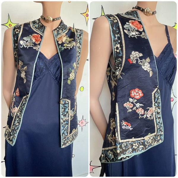 Vintage 1950s Navy Blue Silk Embroidered Vest ' Japanese Tiki Boho Grunge - S