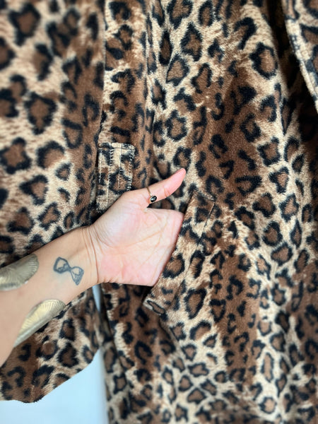 Vintage 90s Leopard Print Vegan Fur Coat – Boho Grunge Western Glam (S/M)