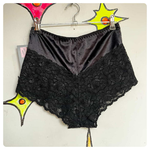 Vintage 1950s Black Lacey Hot Pants | Sexy Novelty Pin-Up Knickers – Size M