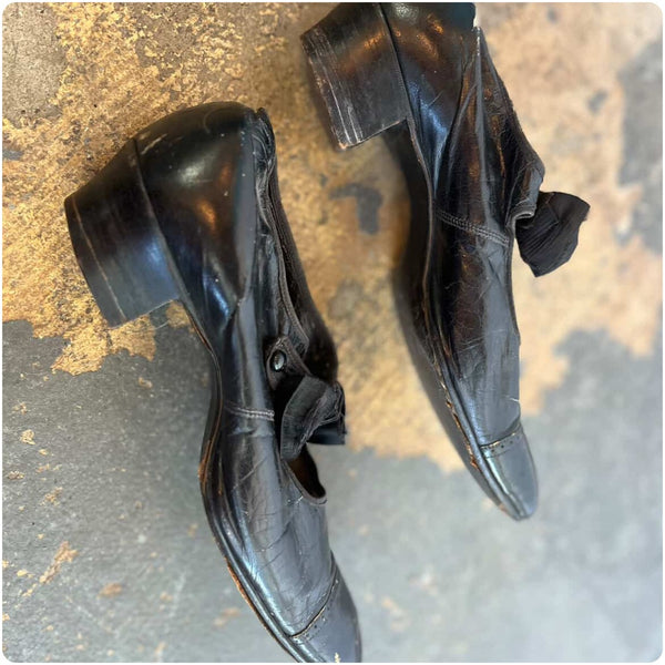 Antique 1910s 20s Black Leather Mary Jane Pumps w Silk Bows - Edwardian – Size 5